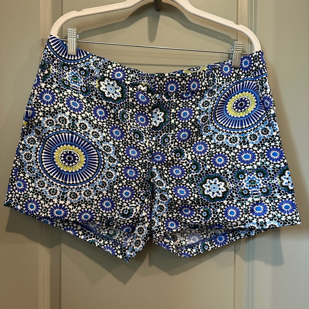 Banana Republic Women’s Linen Blend Mid Rise Blue Geometric Chino Shorts
